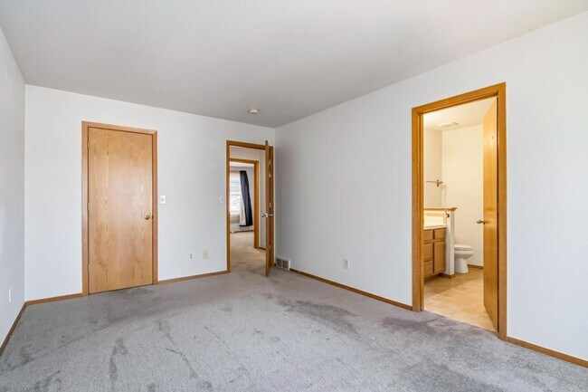 Building Photo - 1857 Winchester Ct