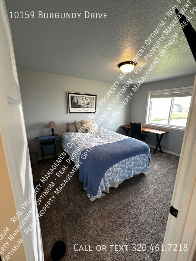 Building Photo - 10159 Burgundy Dr