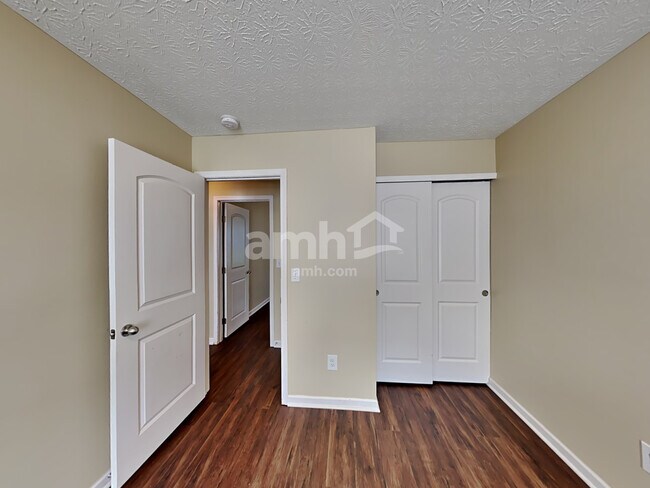 Building Photo - 128 Andiron Drive