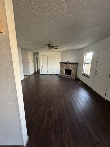 Building Photo - 12919 E 31st Ct