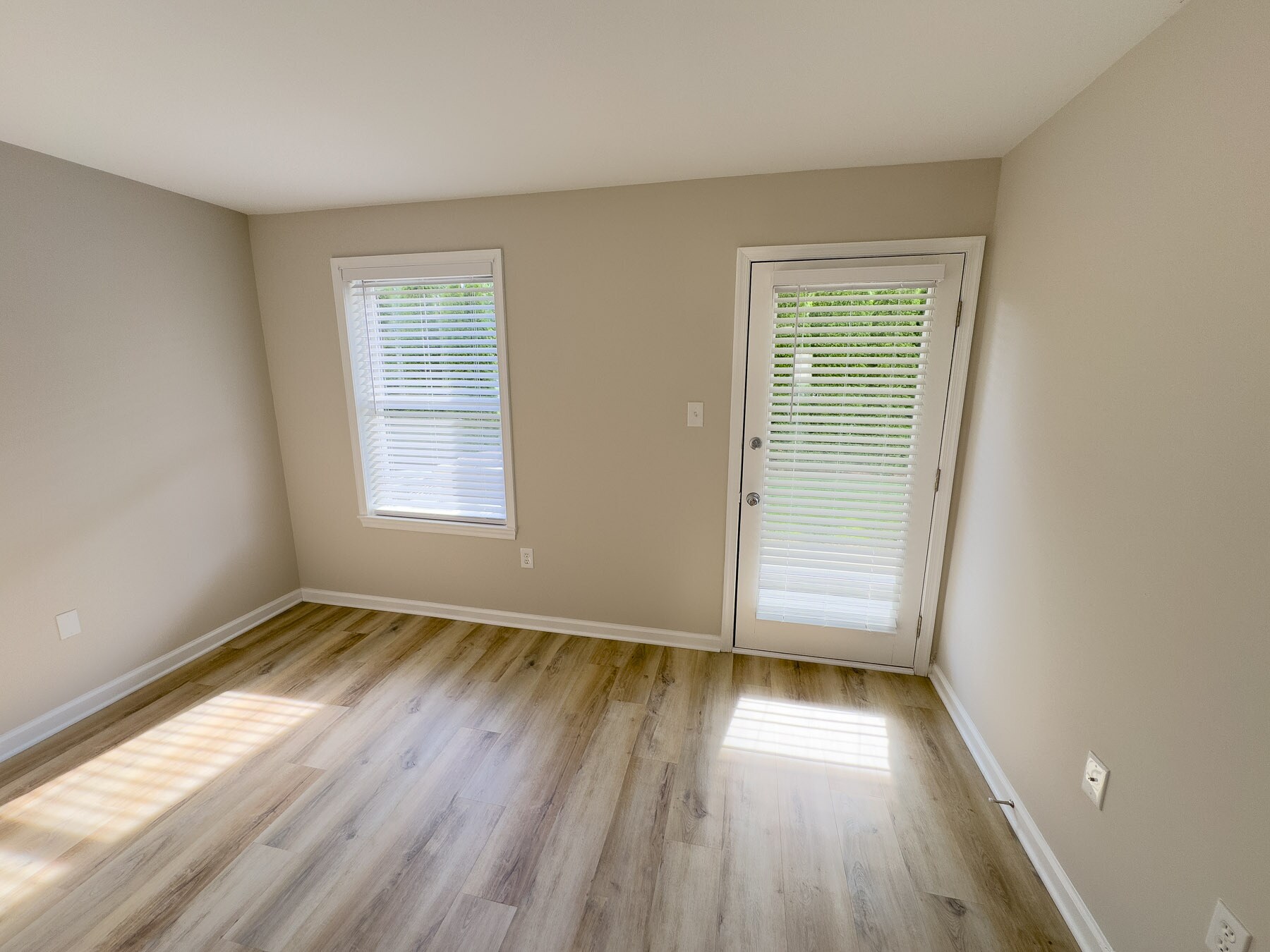 Building Photo - 185 Lindfield Cir