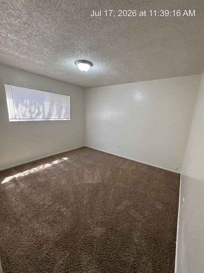 Building Photo - 81 E Hazelwood Dr
