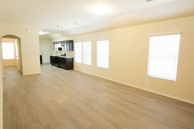 Building Photo - 456 Upper Creek Dr