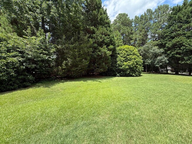 Building Photo - Luxurious 5BD, 4.5BA North Raleigh Home wi...