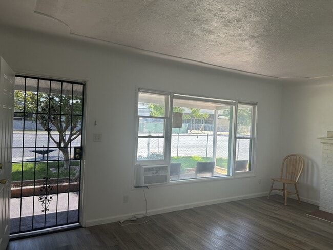 Building Photo - 1301 Higbee Dr