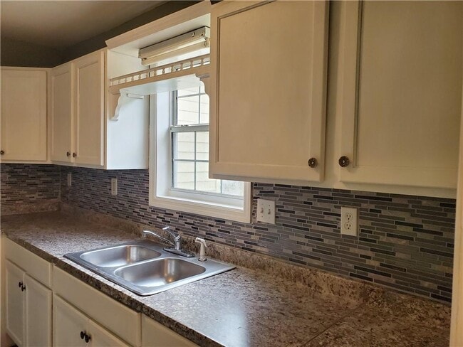 Building Photo - 2622 Country Trace SE