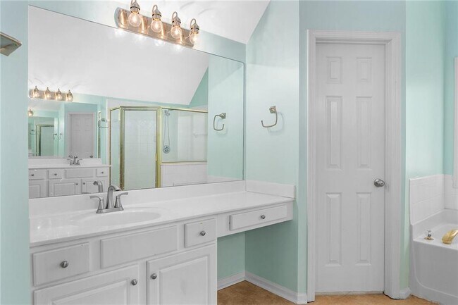 Building Photo - 560 Kimball Crest Ct
