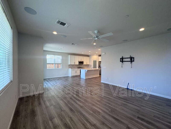 Building Photo - 349 Terra Mia Ave