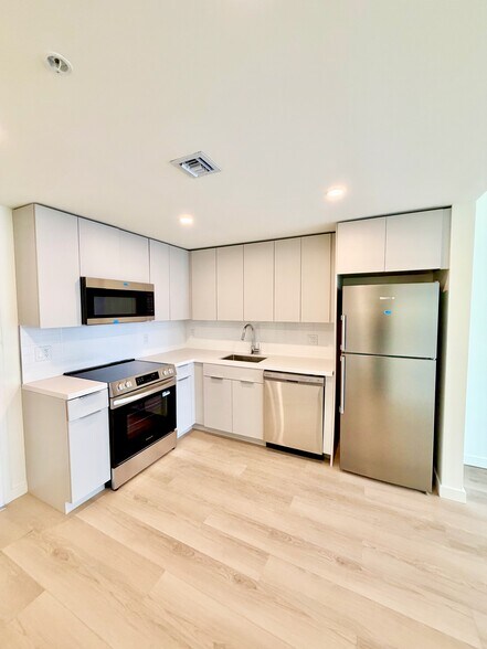 Building Photo - 141 NE 2nd St