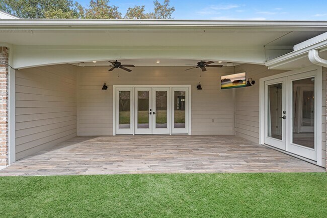 Building Photo - 10211 Candlewood Dr