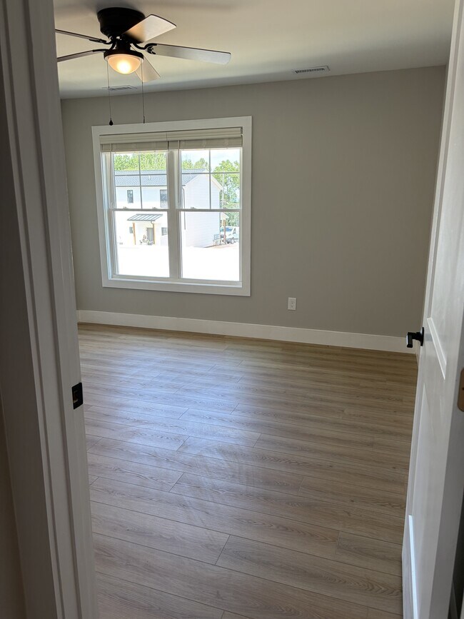 Building Photo - 118 Beechwood Dr
