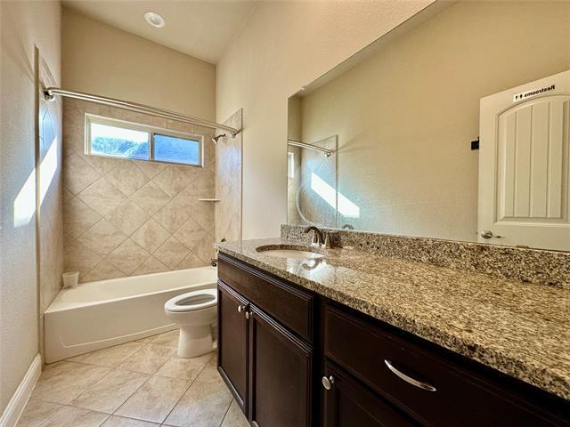 Building Photo - 16205 Weymouth Dr