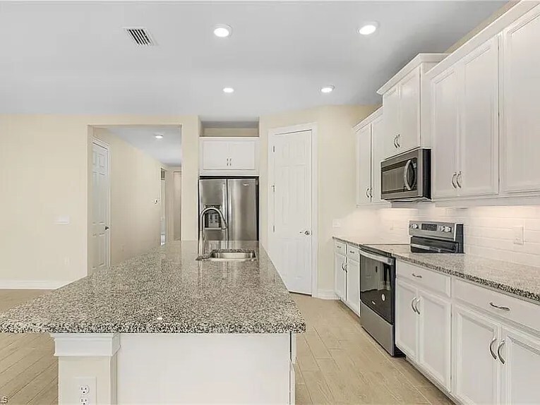 Building Photo - 891 Stonewater Lake Ter