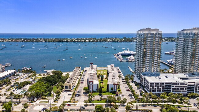 Building Photo - 4500 N Flagler Dr
