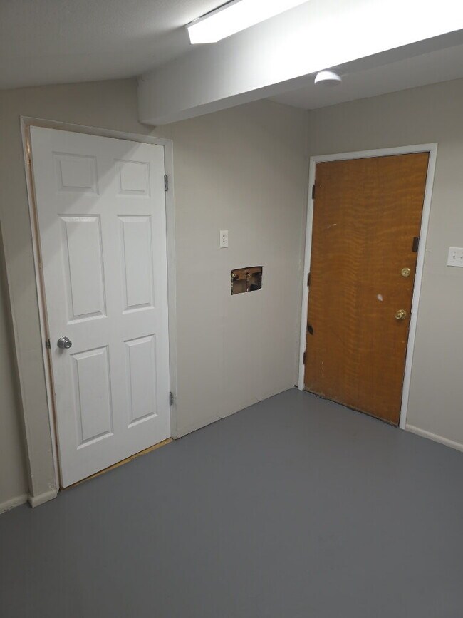 Building Photo - Charming 3-Bedroom Home in a Quiet St. Louis Neighborhood