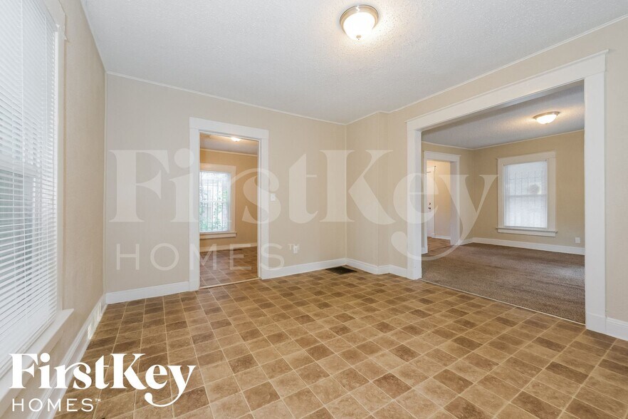 Building Photo - 2214 Quincy St