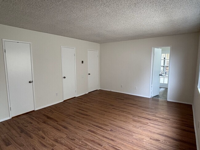 Building Photo - 2105 Grant Ave