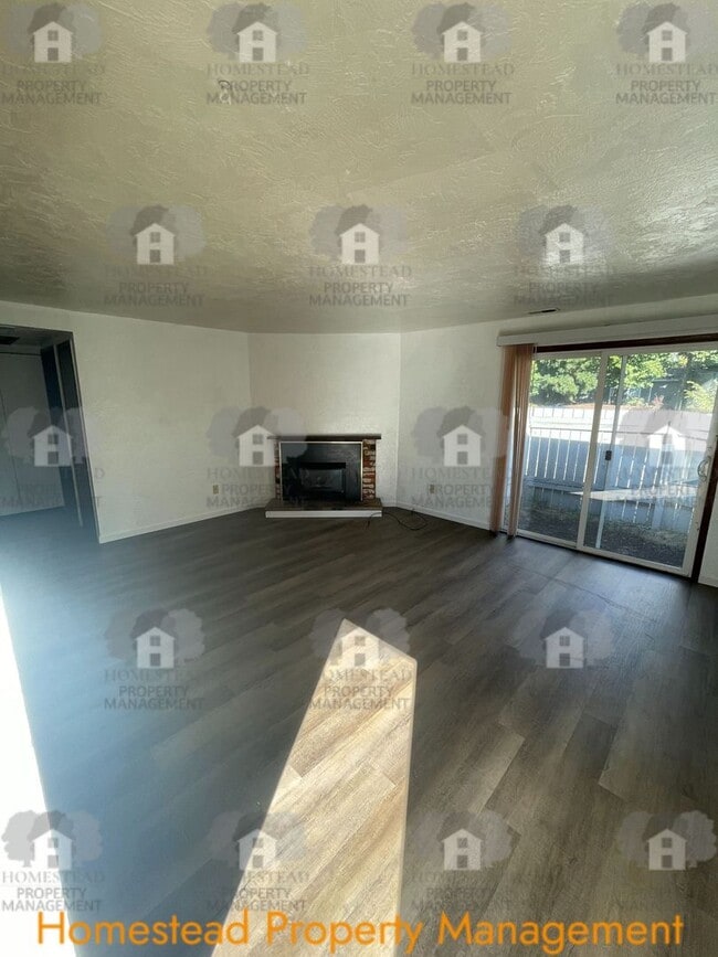 Building Photo - 2691-2693 18th Ave SE