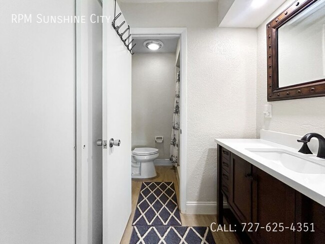 Building Photo - 2505 Bay Blvd