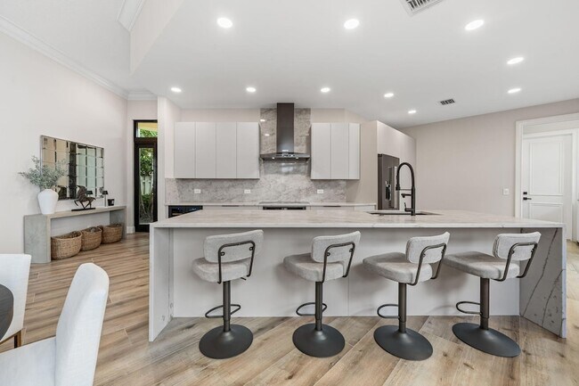 Building Photo - 2658 Players Ct