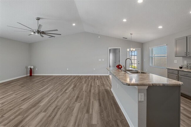 Building Photo - 378 Pentas Ln
