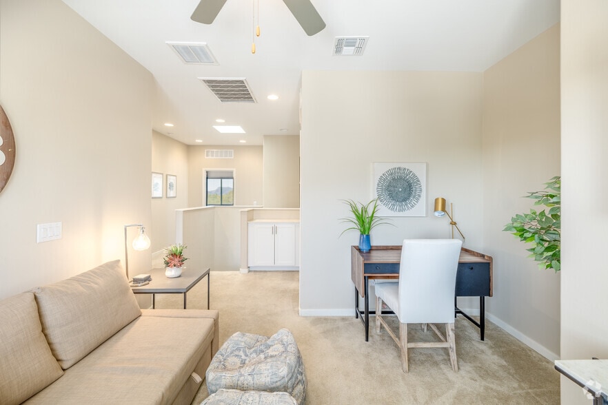 3BR, 2.5BA - 1,735SF - Cortaro Point