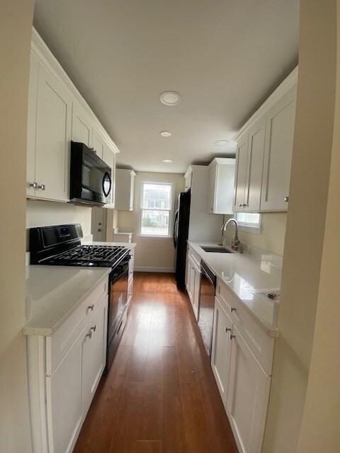 Building Photo - 37 Colonel Bell Dr