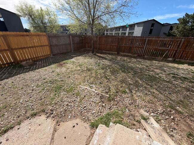 Building Photo - Versatile 4BD/3BA in Stratton Meadows – Gated Community + Private Lower-Level Suite