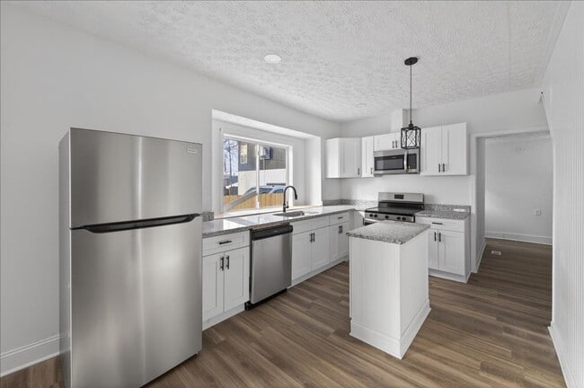 Building Photo - 218 S Walcott St