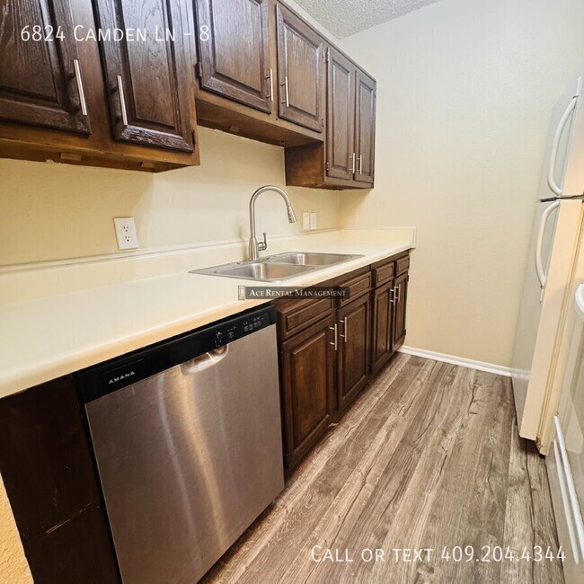 Building Photo - 6824 Camden Ln