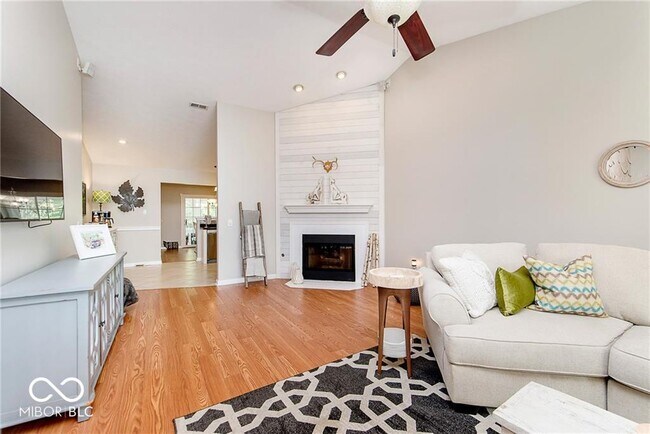 Building Photo - 14947 Mia Dr