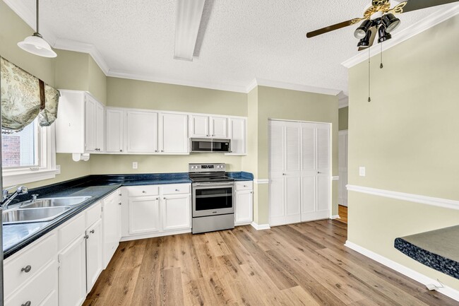 Building Photo - Awesome 2BE/2BA condominium at Lions Head!