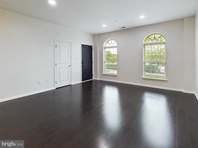 Building Photo - 6479 Jack Linton Dr S