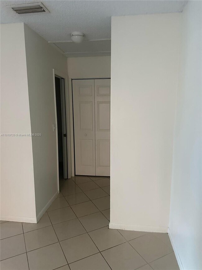 Building Photo - 6031 10th Ave N