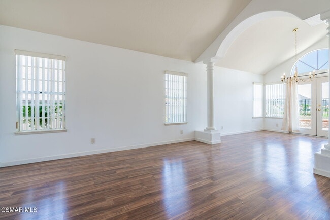 Building Photo - 376 Fresh Meadows Rd
