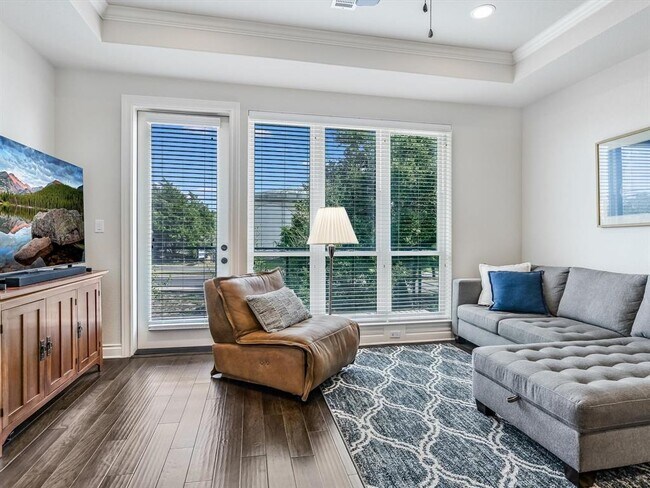 Building Photo - 102 Bella Toscana Ave