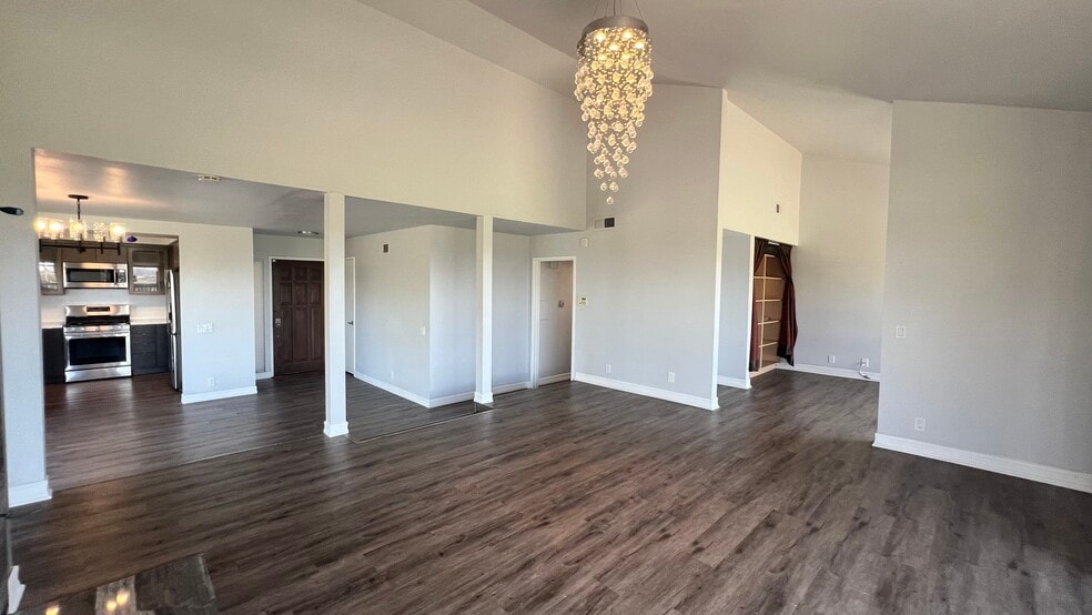 Building Photo - 31 La Serena