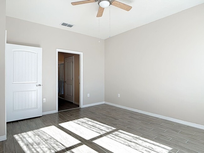 Building Photo - Beautiful Oak Leaf Preserve 3 Bedroom 2 Bathroom Smart Home