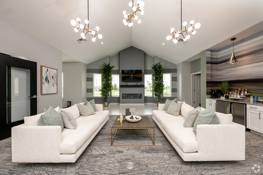 Clubhouse Lounge - Riley Crossing at Gateway Park