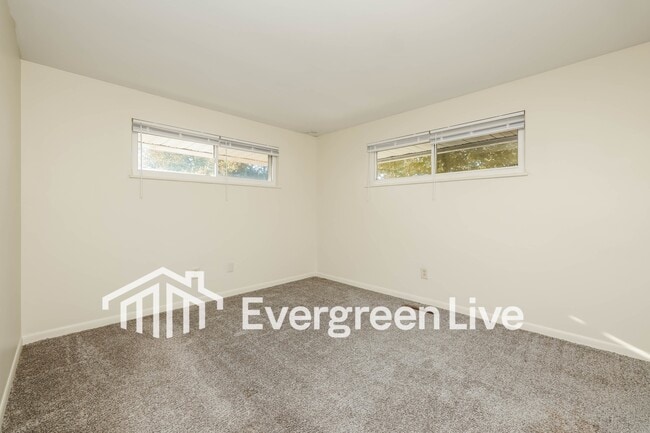 Building Photo - 5063 Sabra Ave