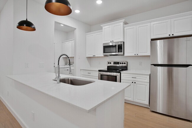 Building Photo - 5806 Virginia Ave