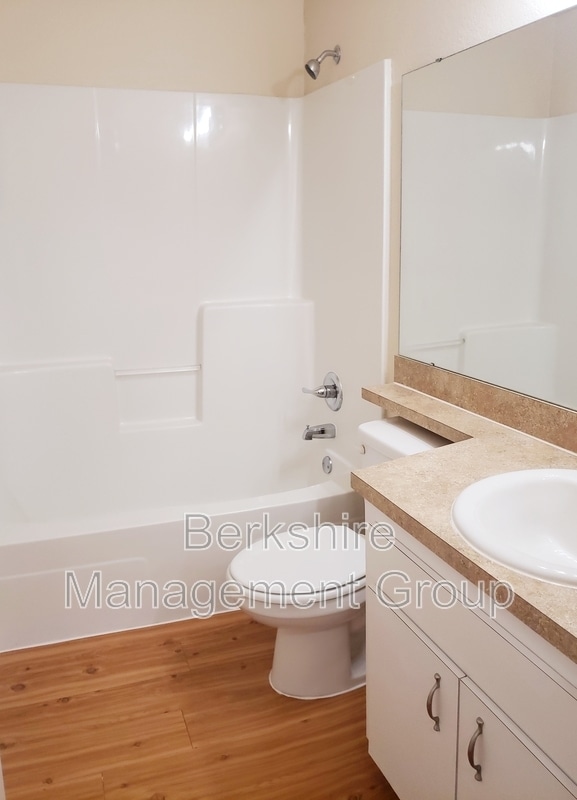 Building Photo - 1132 Brook Meadow Dr