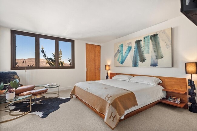 Building Photo - 382 Meadow Ranch Rd