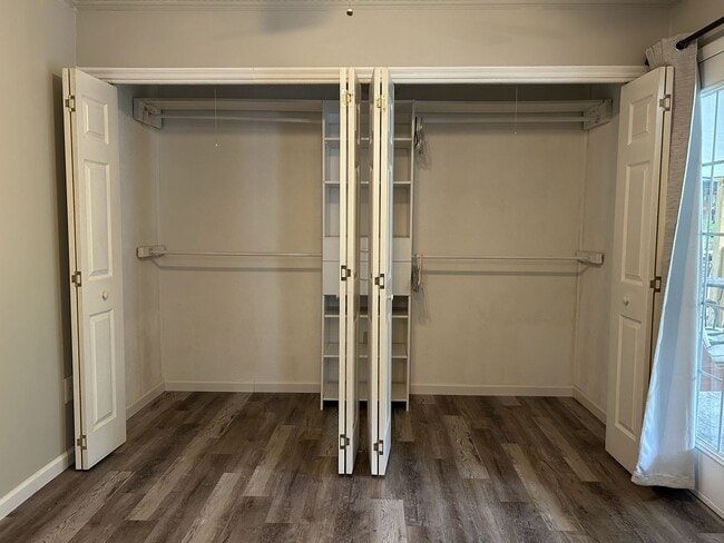 Building Photo - Charming Split-Level Home with Spacious Yard & Modern Updates – Ideal Location!