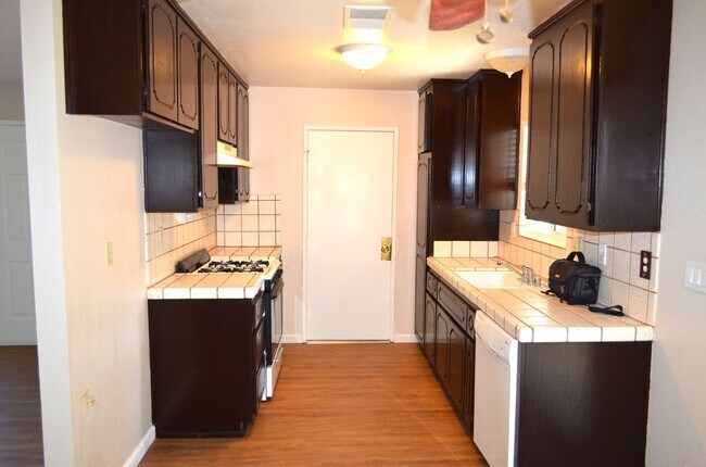Building Photo - 123