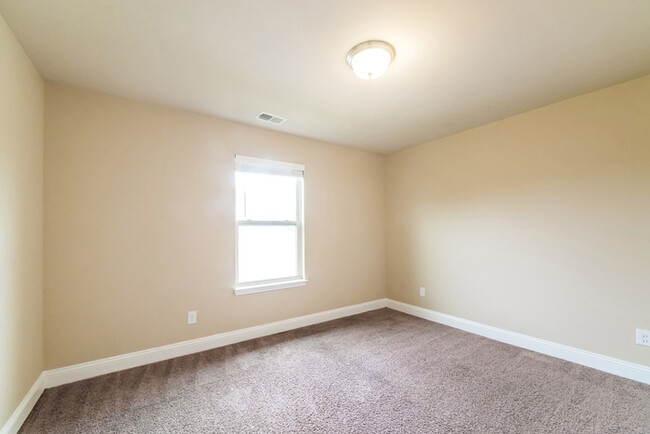 Building Photo - 12291 Anchor Way