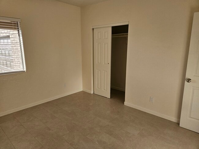 Building Photo - 4445 S Kostka Ave