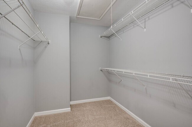 Building Photo - 716 Whispering Willow Way