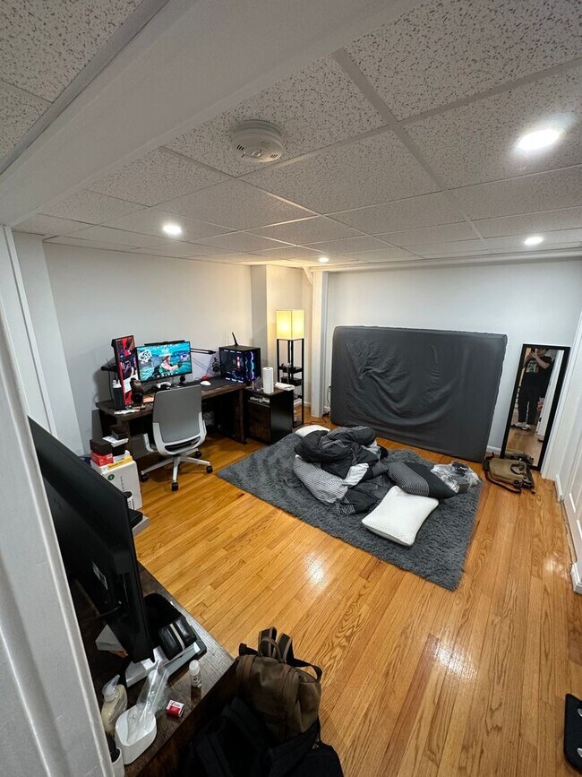 Building Photo - HOT NORTH END LISTING!!!!