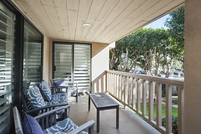 Building Photo - 521 S Sierra Ave